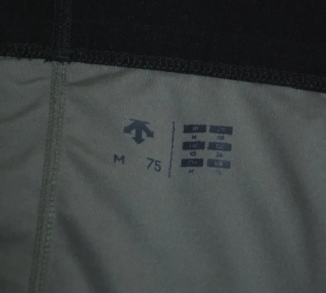 데상트 24ss 레깅스일체형 러닝쇼츠 M 상품이미지6