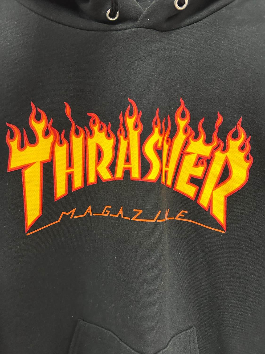 트레셔 플레임 로고 후드티 블랙 상품이미지3