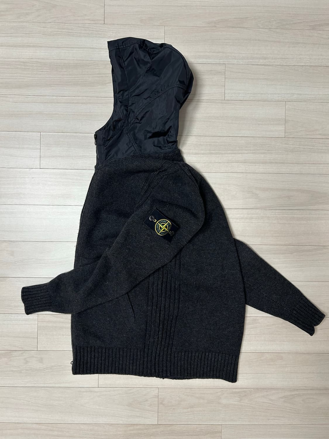 (S) 스톤아일랜드 와펜 코팅 후드집업 상품이미지3