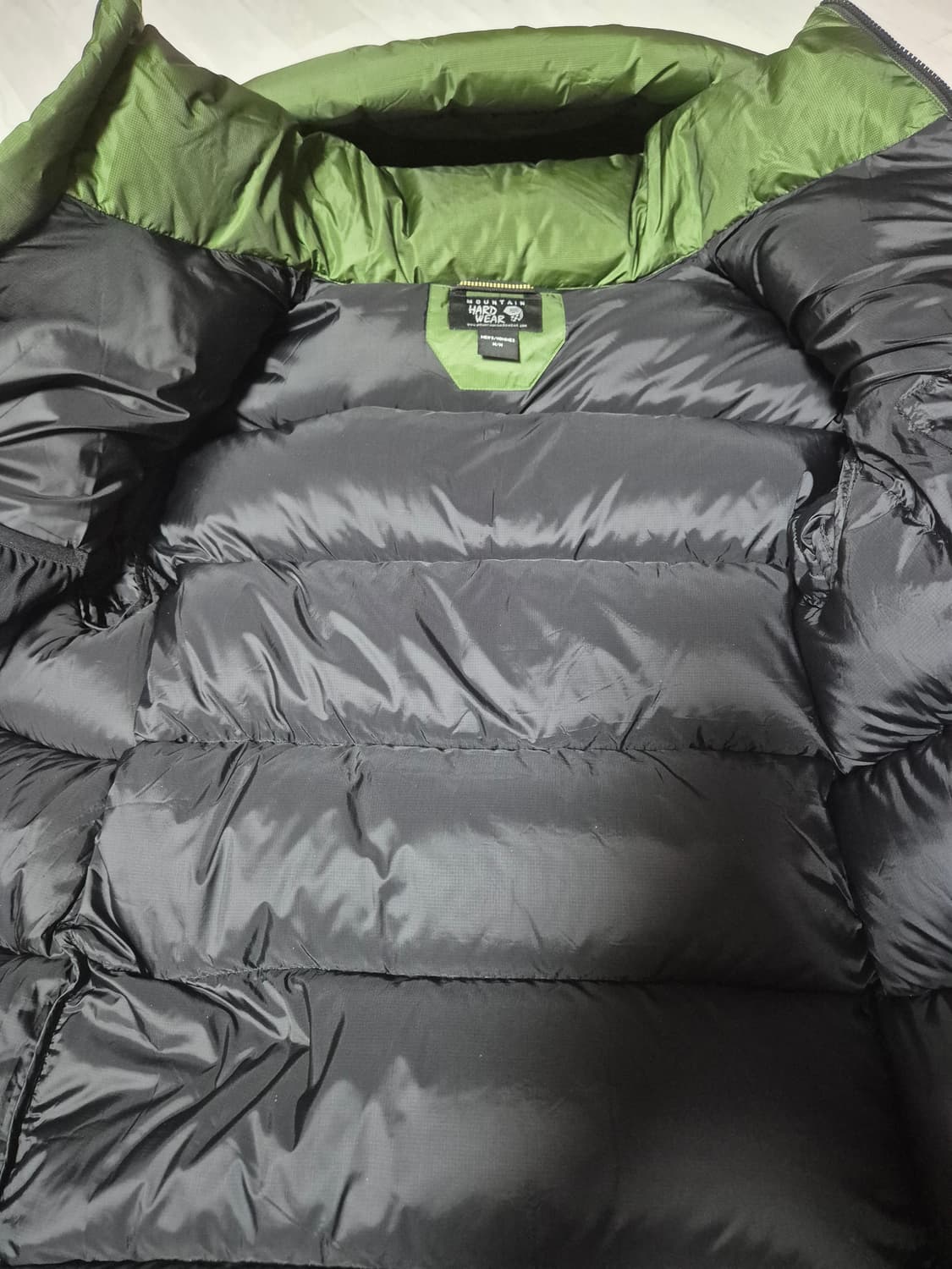 마운틴하드웨어 필파워800구스다운 카키그린 M 사이즈 세상품 상품이미지6