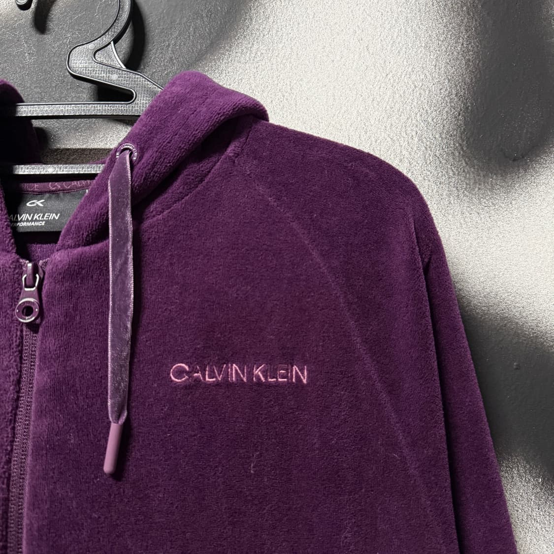 캘빈클라인 벨벳 밴딩 디테일 집업 후디 상품이미지3