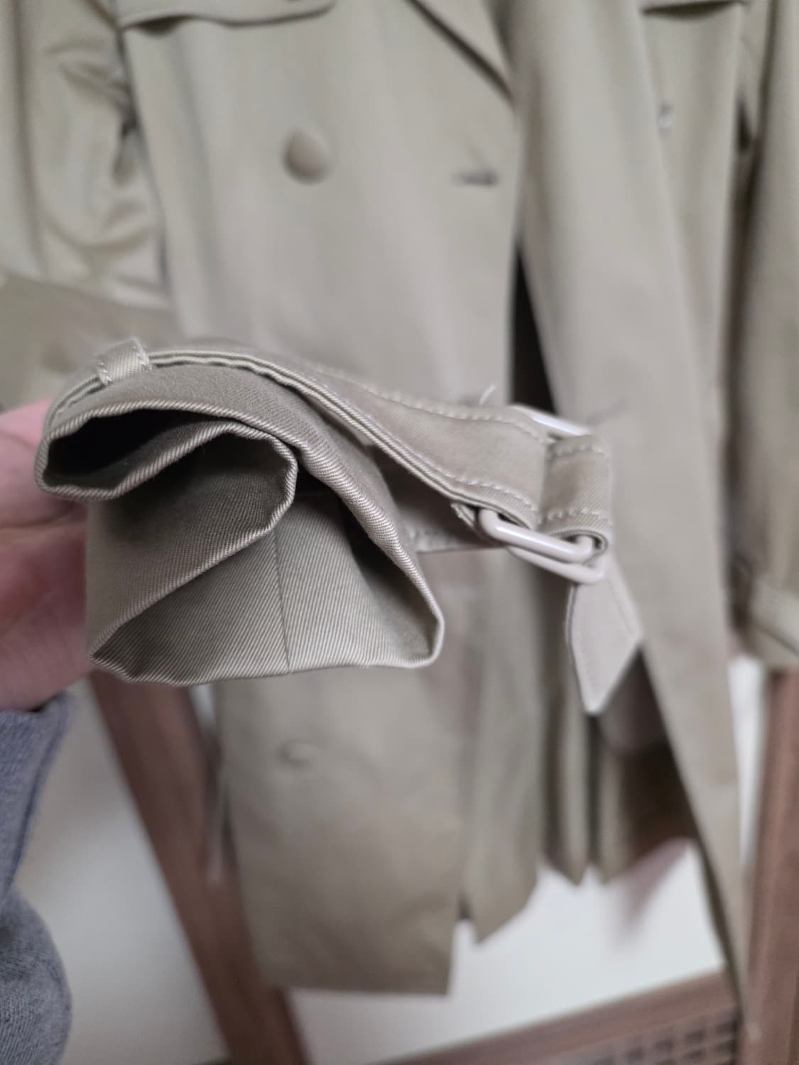 발렌시아가 트렌치코트 38 / 상태 좋음 / 오른팔 미세 하자 / 14만 상품이미지5