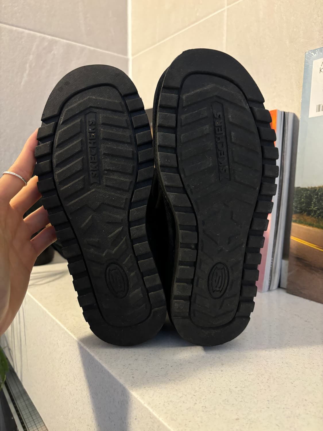 스케쳐스 스웨이드 버튼 부츠  상품이미지7