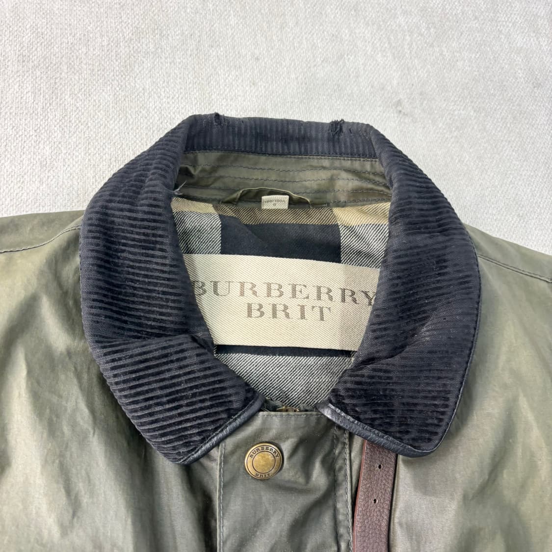 100 버버리 브릿 올리브 왁스 자켓  상품이미지3