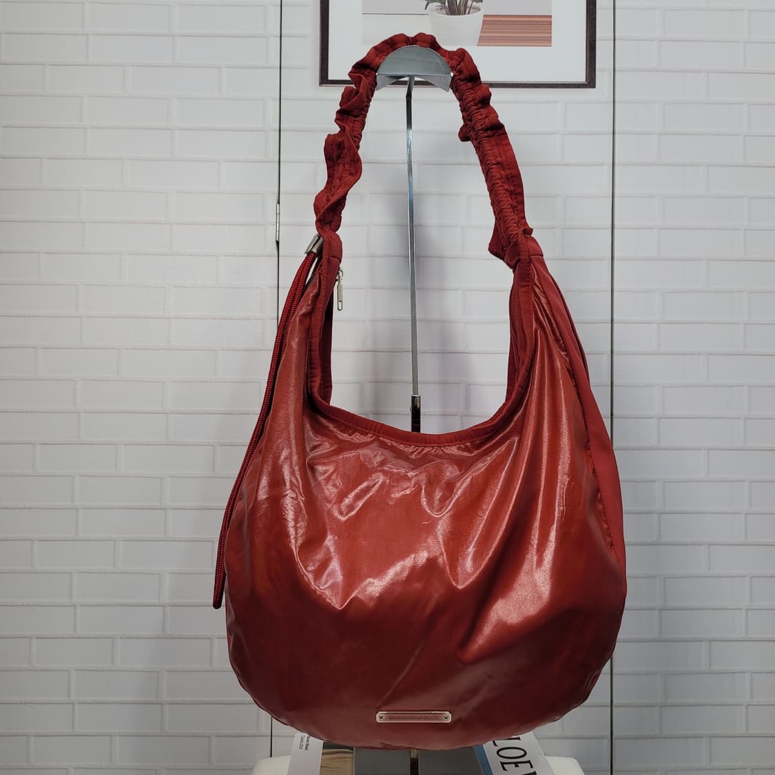 만다리나덕 유광 레드 셔링 호보백 숄더백 토트백 크로스백 상품이미지1