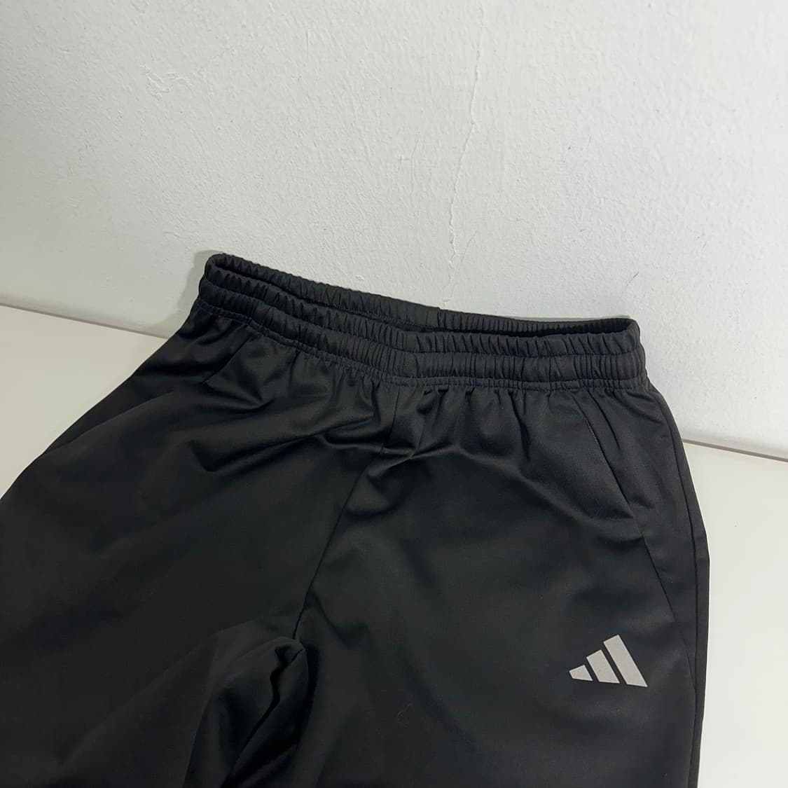 L 아디다스 블랙 슬림핏 트레이닝팬츠 상품이미지2