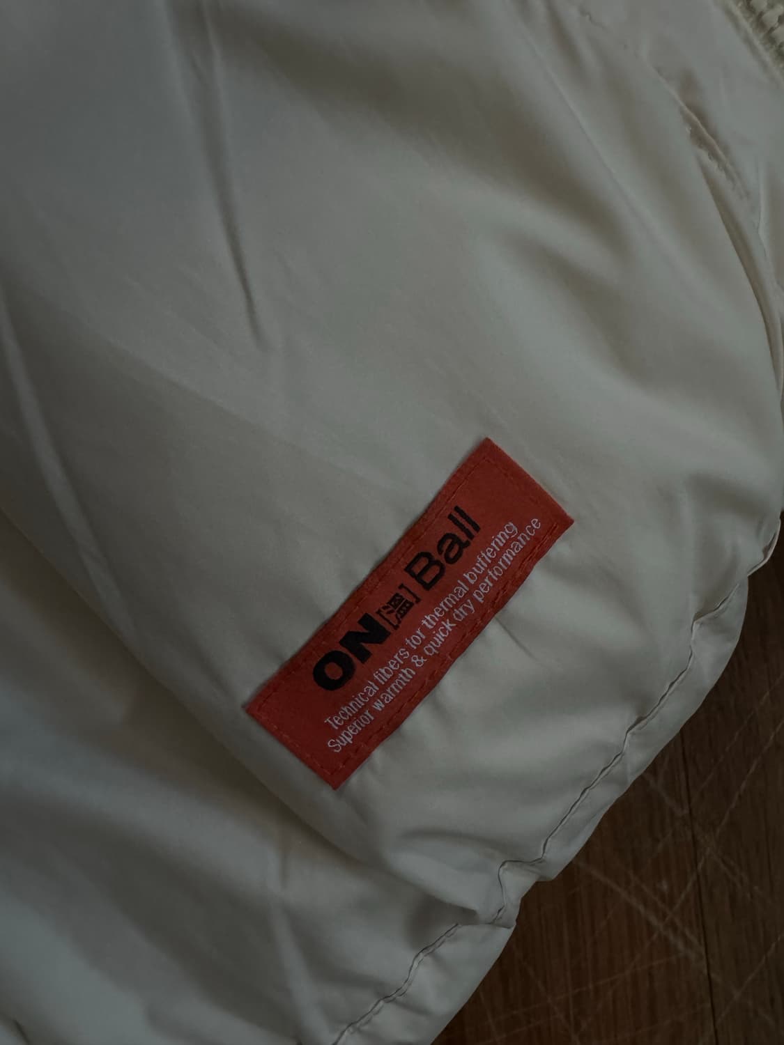 노스페이스 온볼 패딩 자켓 아이보리 상품이미지4