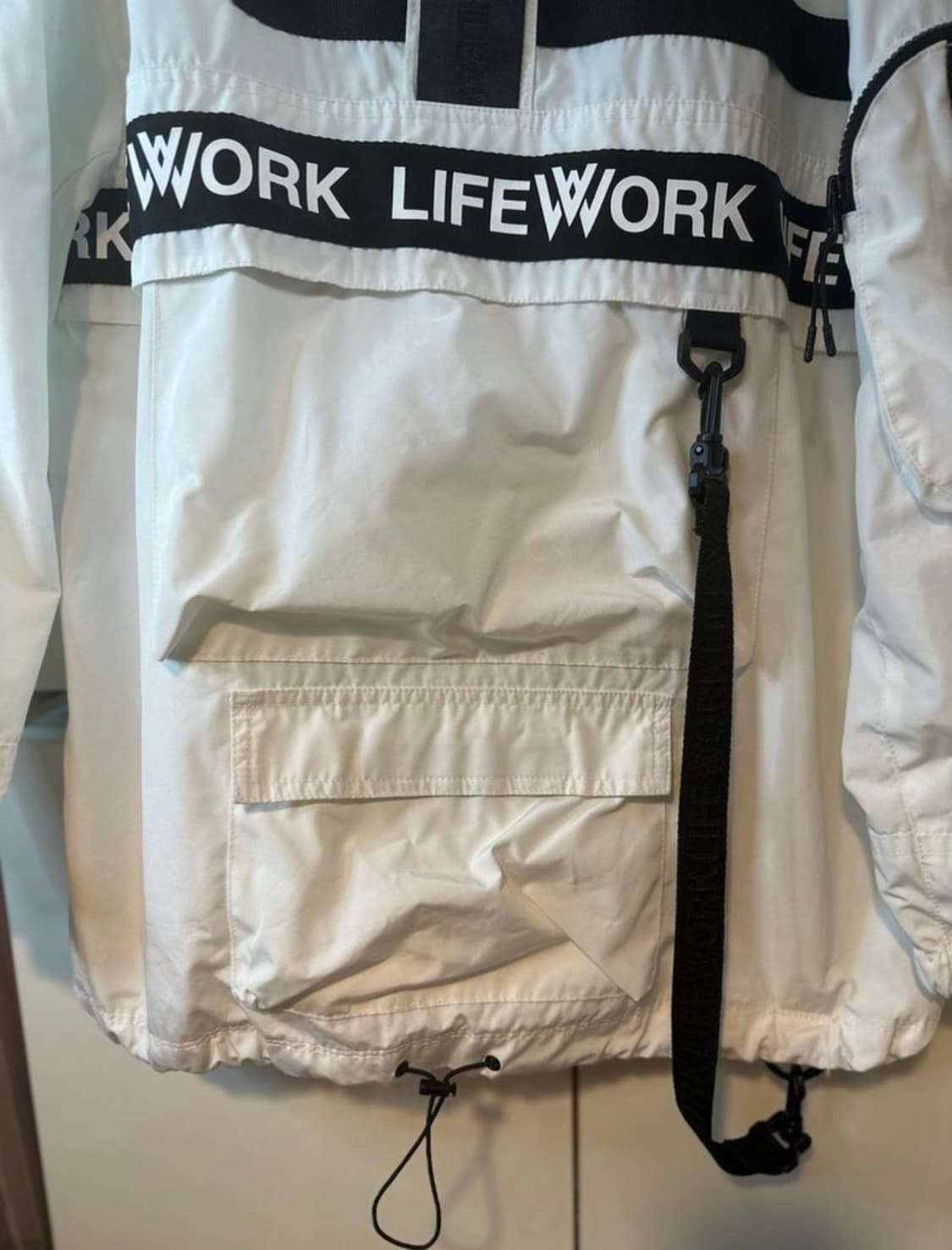 라이프워크 화이트 바람막이 점퍼 상품이미지2