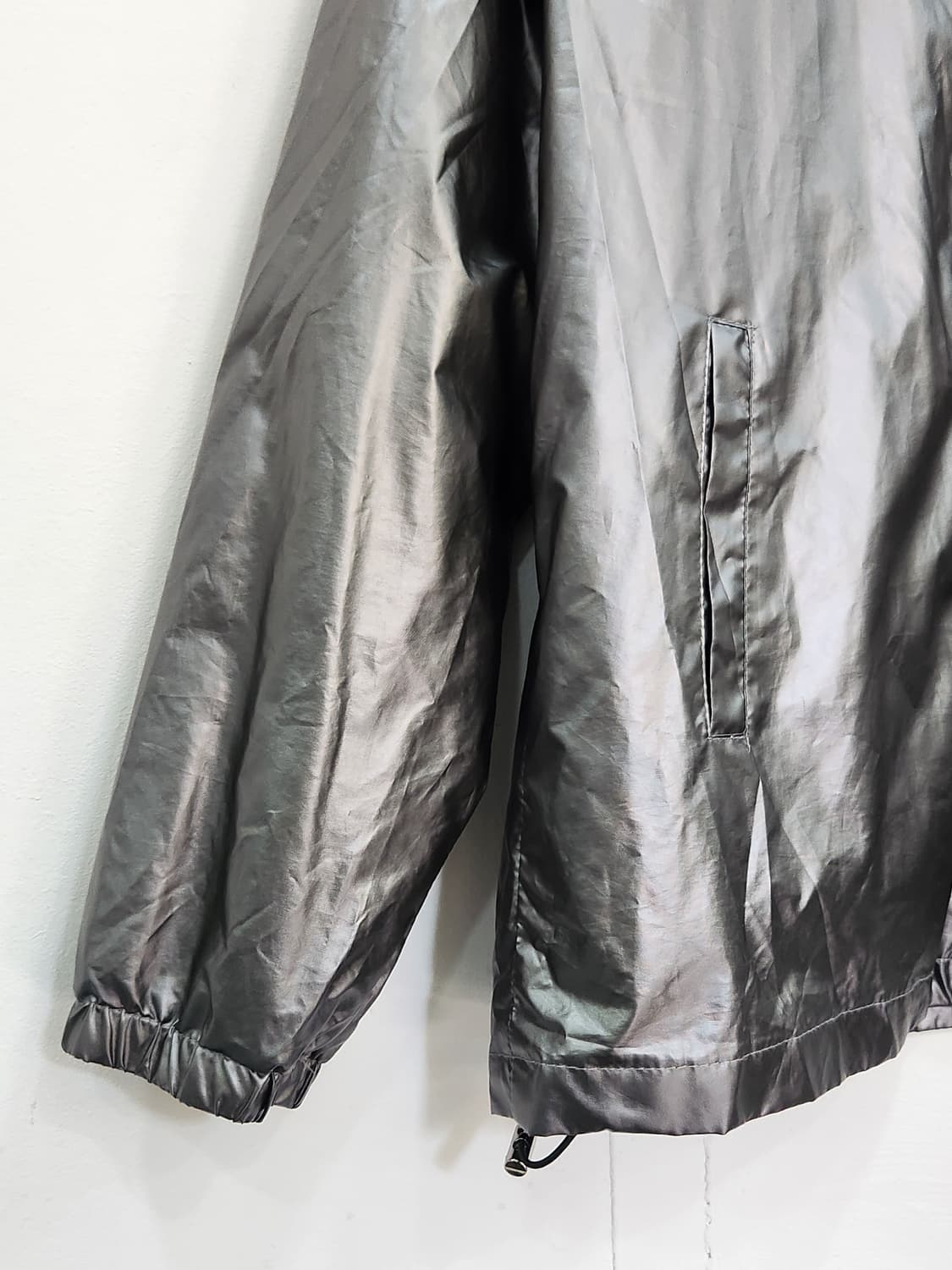 [100-105] 메탈릭 실버 후드 바람막이 남성 XL 상품이미지4