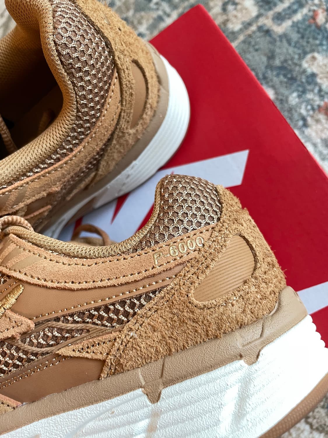 나이키 P-6000 SE 플랙스 메탈릭 골드(새제품,270) 상품이미지2