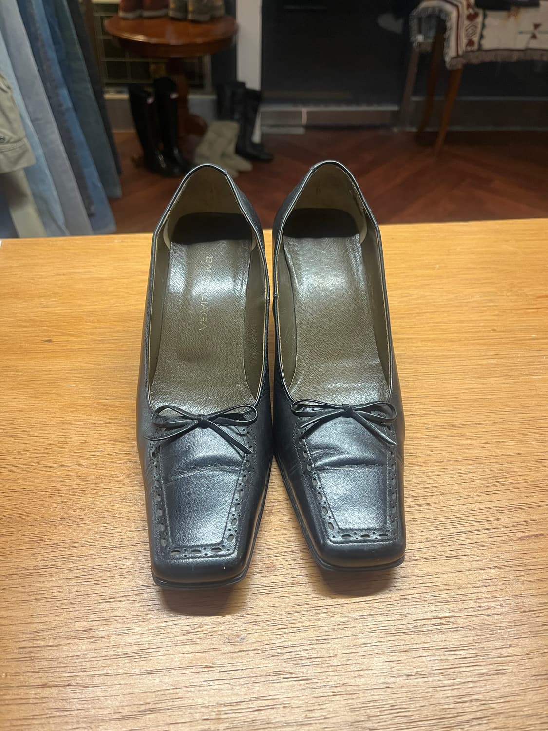 발렌시아가 스퀘어토 레더 펌프스 235 상품이미지2