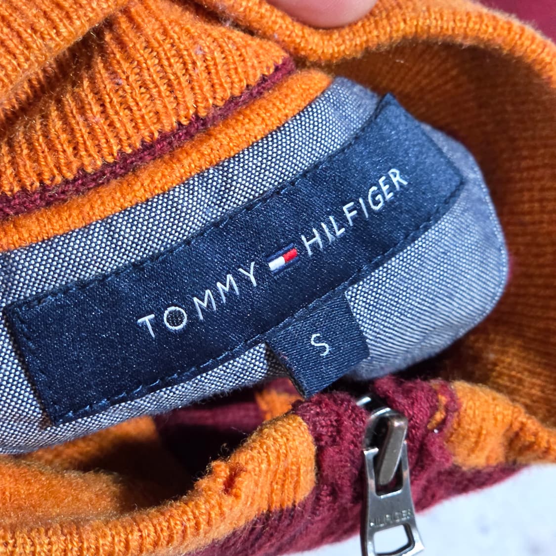 타미힐피거 버건디 레드 반집업 니트 상품이미지7