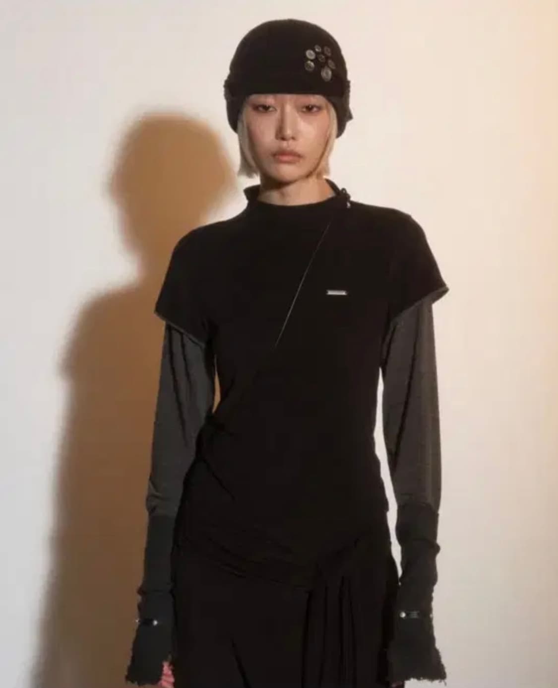 포르테나 레이어드 롱슬리브 티셔츠 블랙 상품이미지1