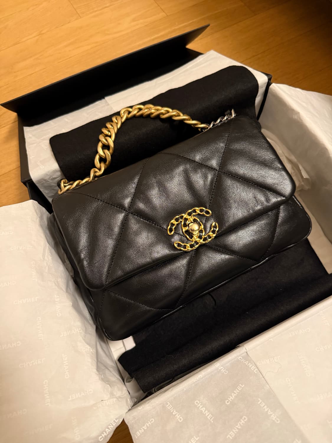 샤넬 19백 미디움 상품이미지1