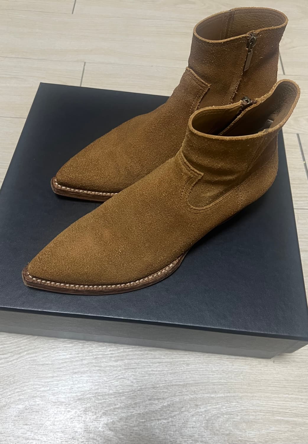 생로랑 루카스 스웨이드 부츠 상품이미지1