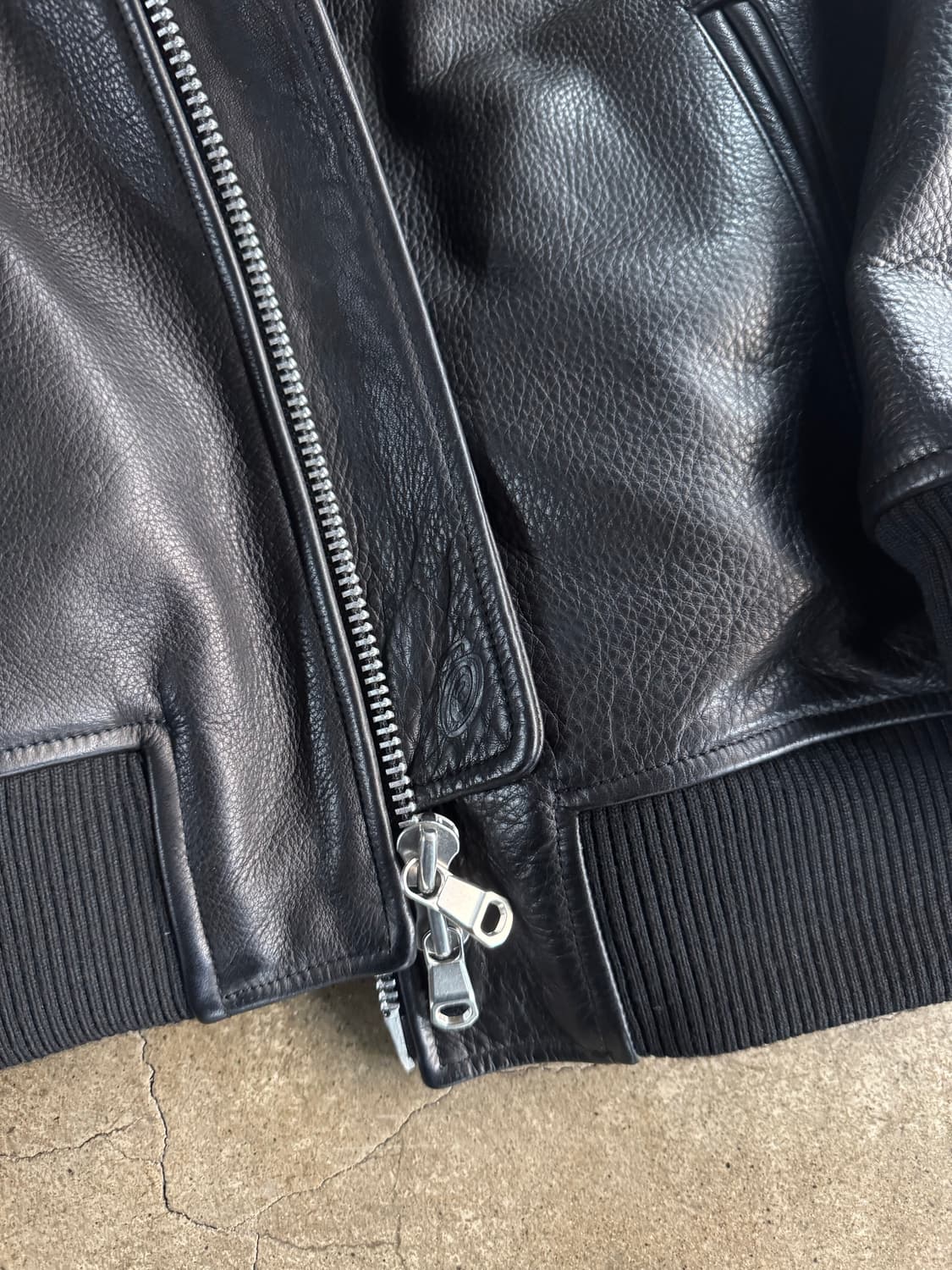 Fw24 스투시 레더 플라이트 자켓 상품이미지4