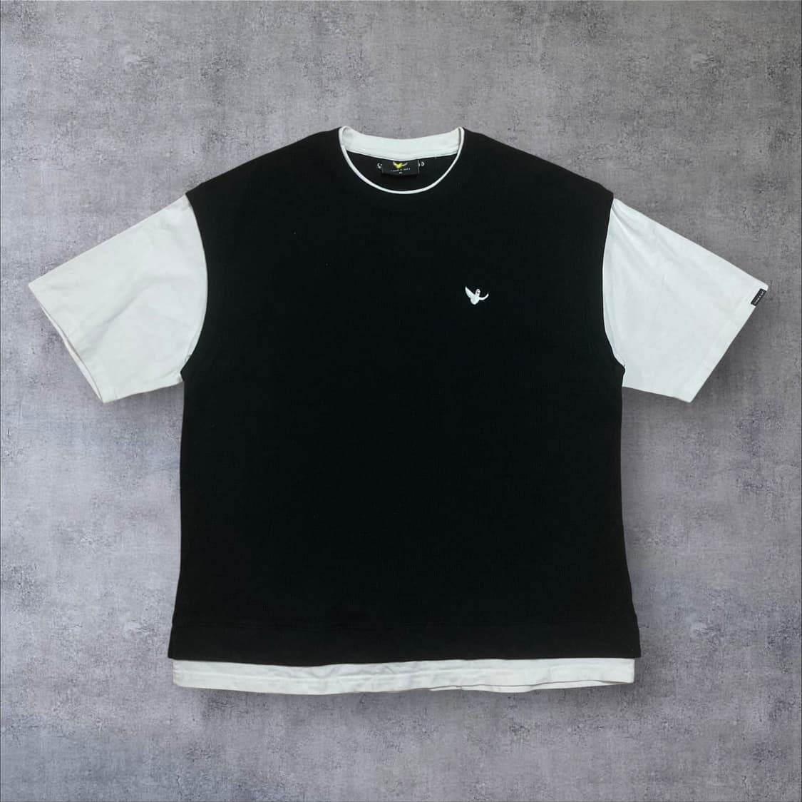 와릿이즌 스몰 로고 블랙 베스트 레이어드 반팔티 상품이미지1