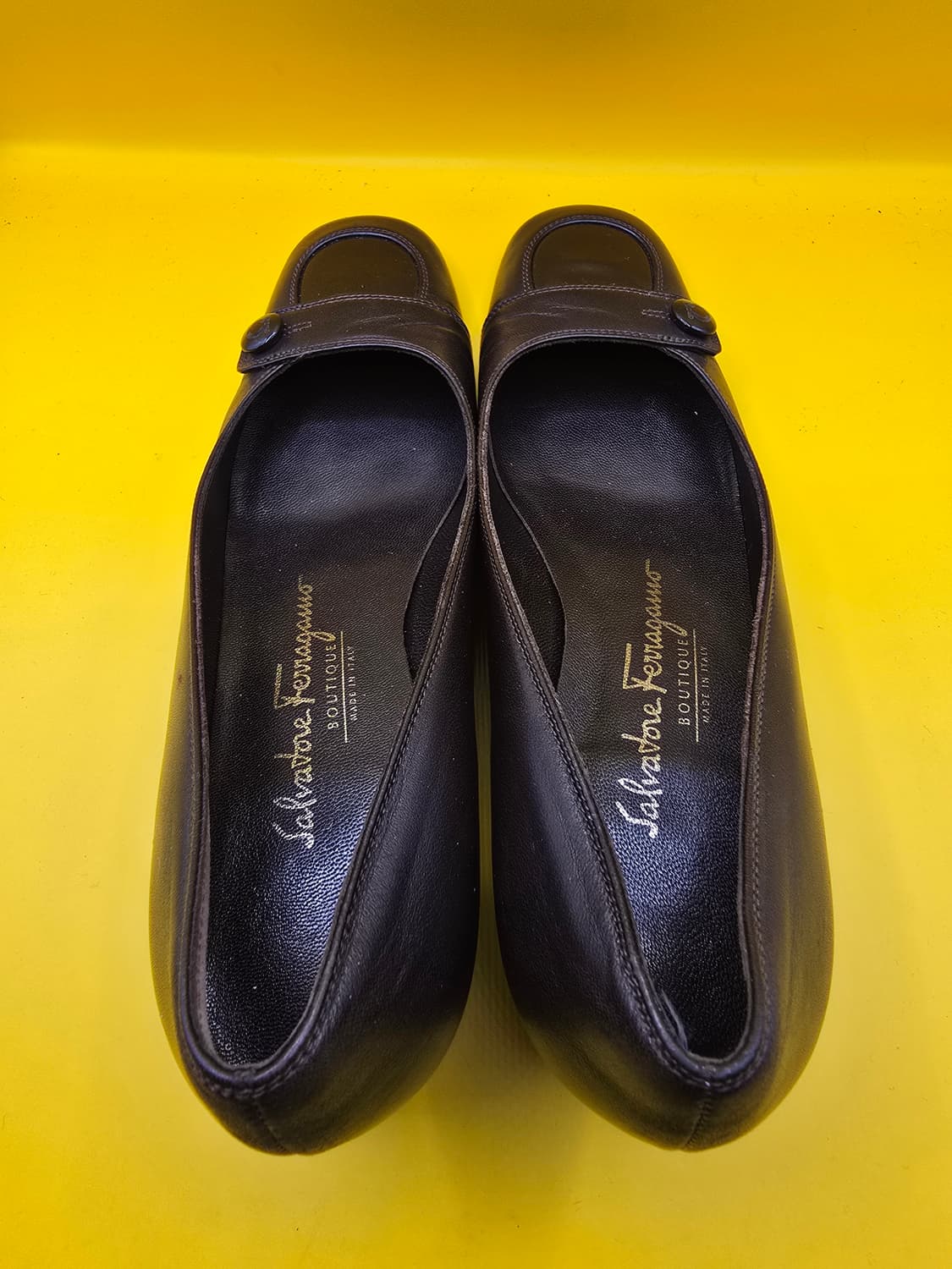 정품 페레가모 양가죽 펌퍼스225 상품이미지4