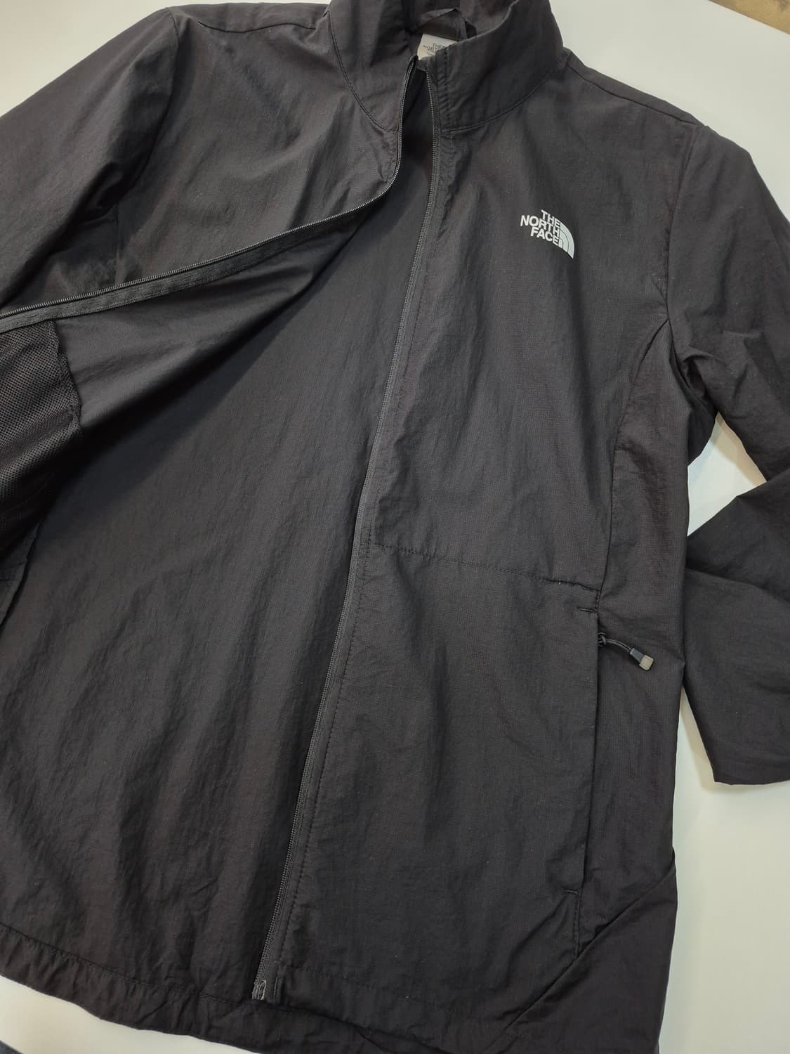 여성90)노스페이스 얇은 홑겹 바람막이 상품이미지5