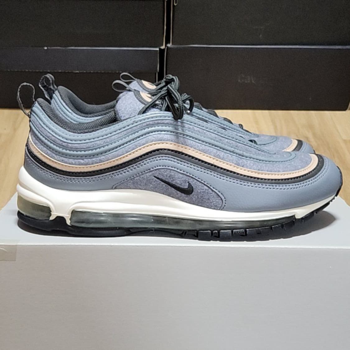 나이키 275 에어맥스97 그레이 머쉬룸 상품이미지3