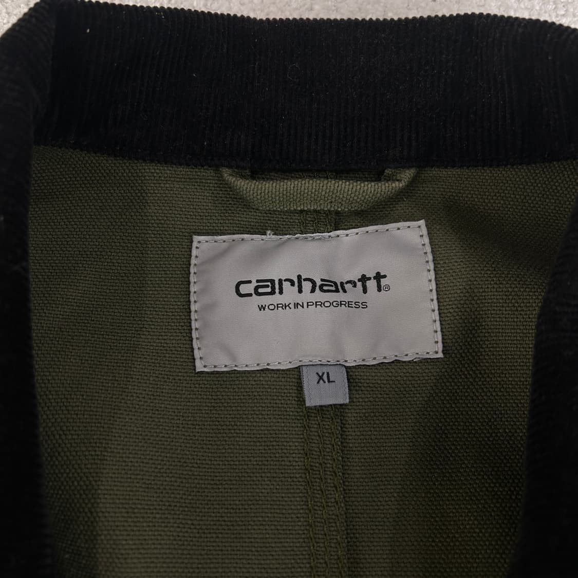 칼하트 쵸어 카키 자켓 상품이미지2