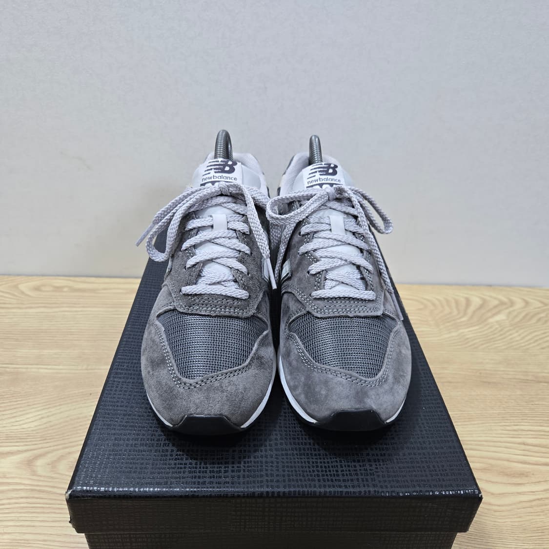 240 뉴발란스 996 그레이 상품이미지2