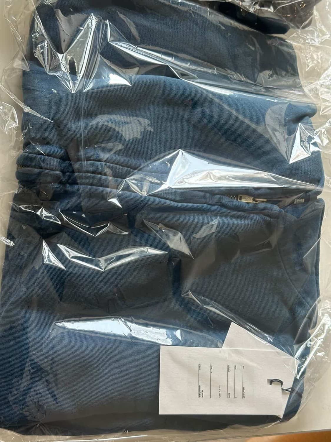 아프레쎄 26ss 라이트웨이트 후드 네이비 1사이즈입니다 상품이미지2