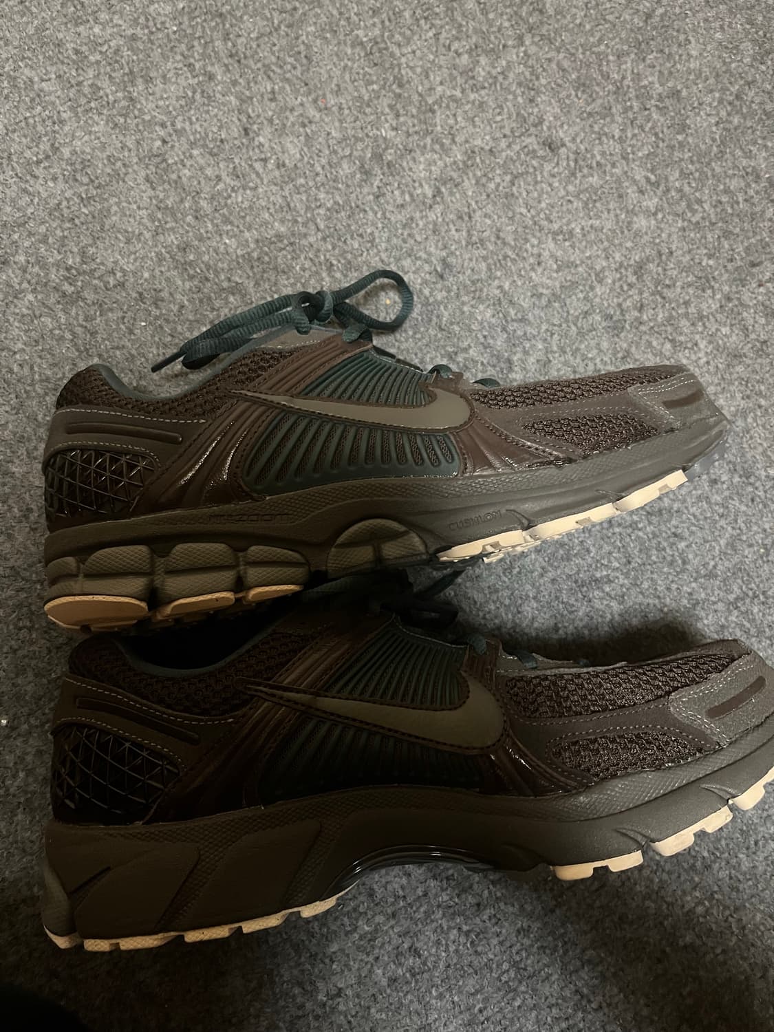 나이키 줌보메로 5  코르티스 성현 착용 상품이미지7