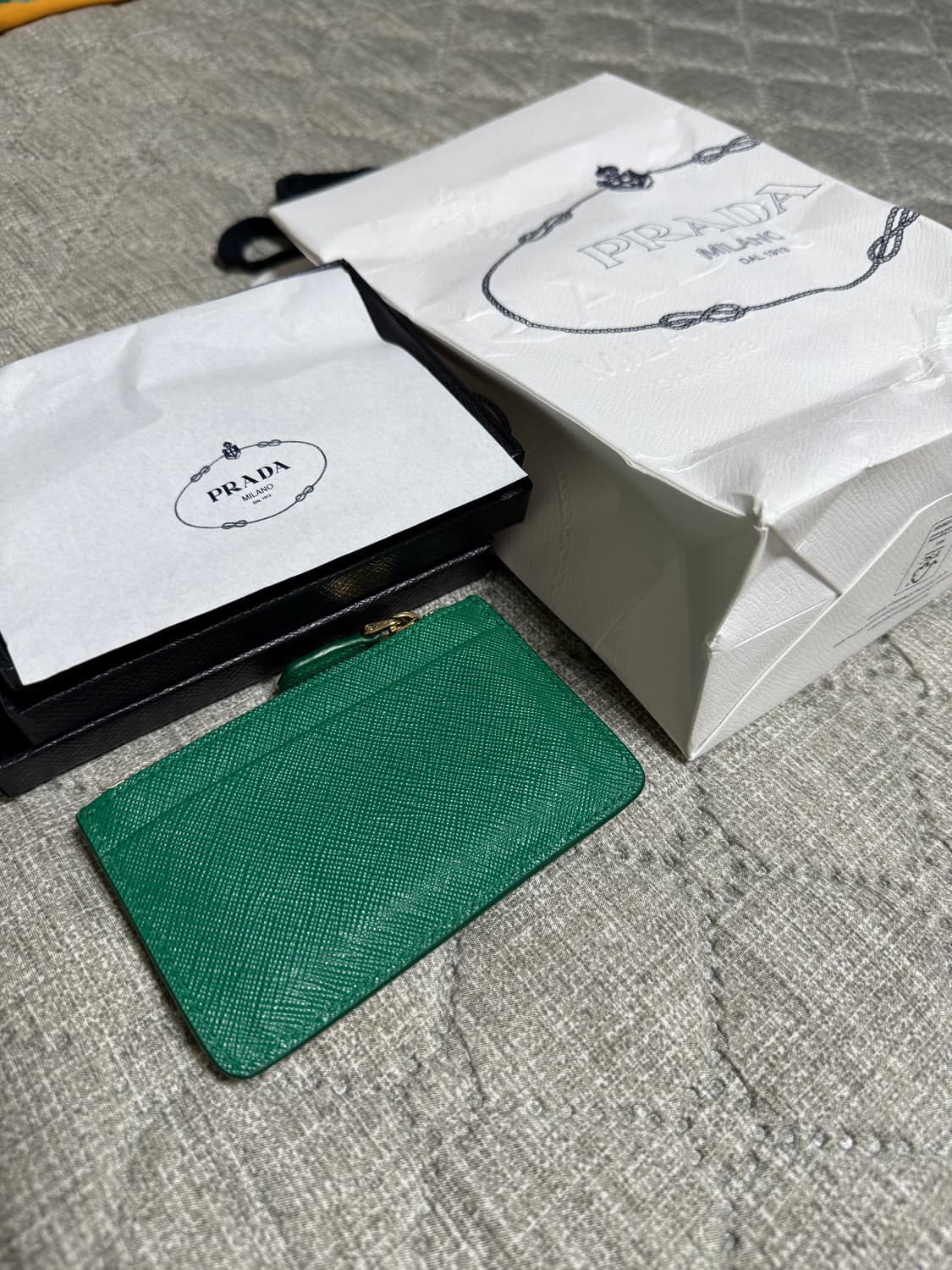 프라다 사피아노 레더 카드홀더 지갑 망고 컬러 상품이미지2
