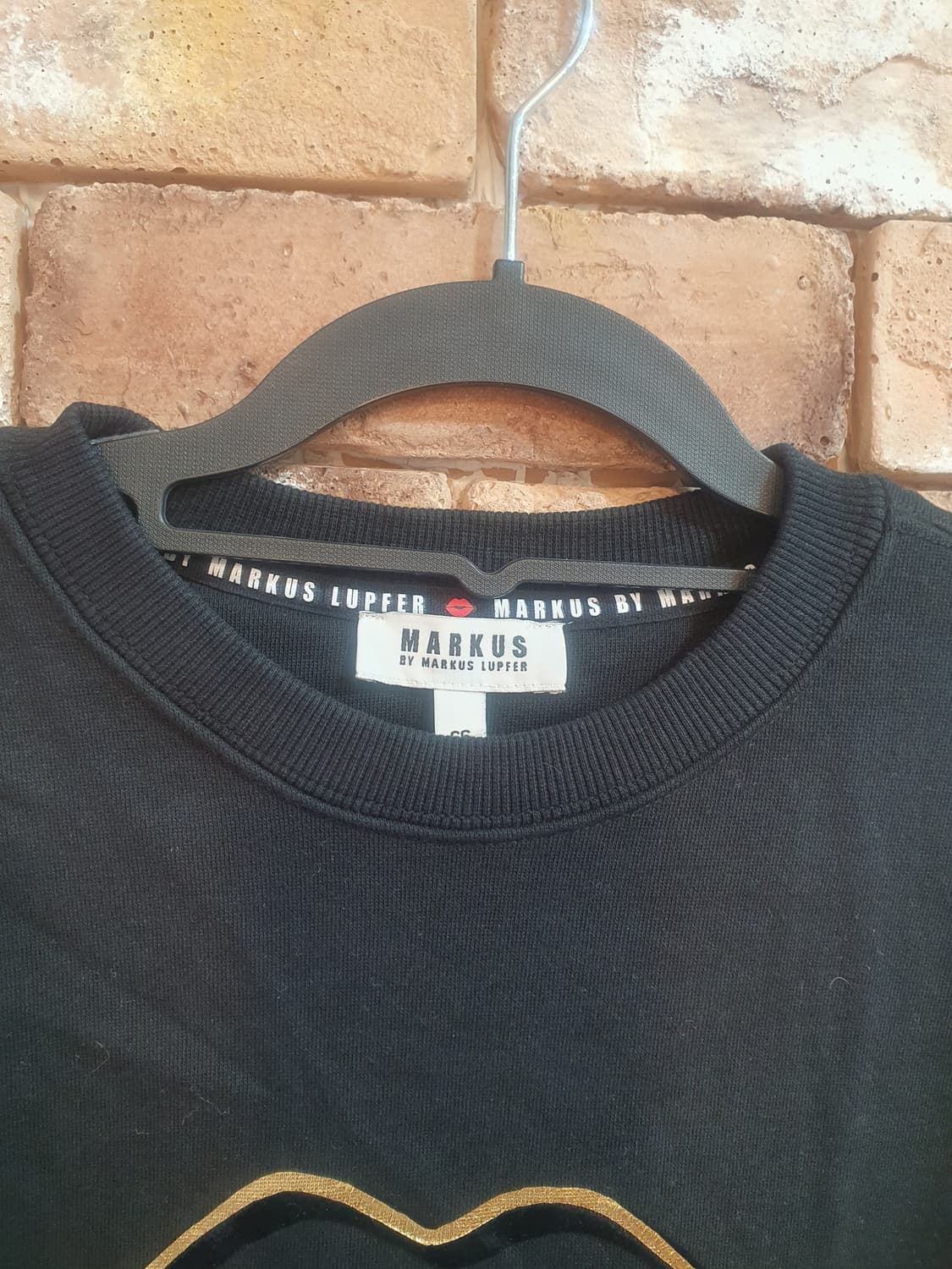 마커스루퍼 블랙 맨투맨 상품이미지3