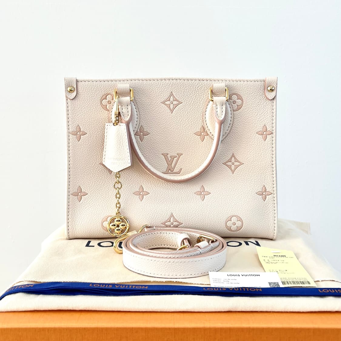 [25SS/새상품] 루이비통 온더고 PM 에덴 크로스백 가방 M14403 상품이미지1