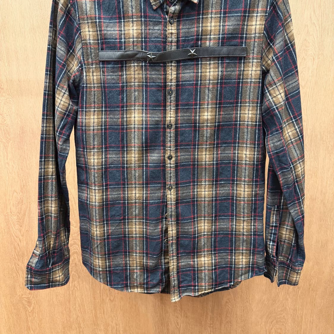 디스퀘어드2 체크 셔츠 스타 스터드 가죽 스트랩 디테일 브라운 네이비 상품이미지5