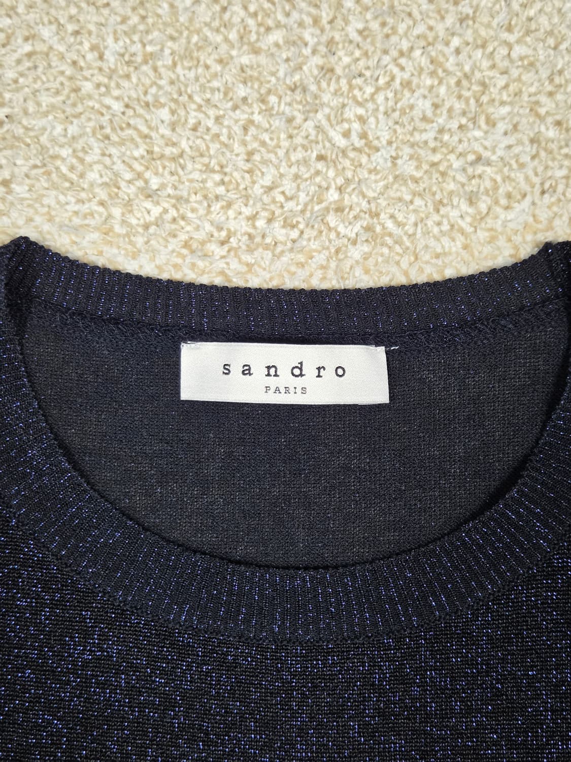 [산드로] 레드 로고 메탈릭 글리터 라운드넥 반팔 니트 | S00052 상품이미지3