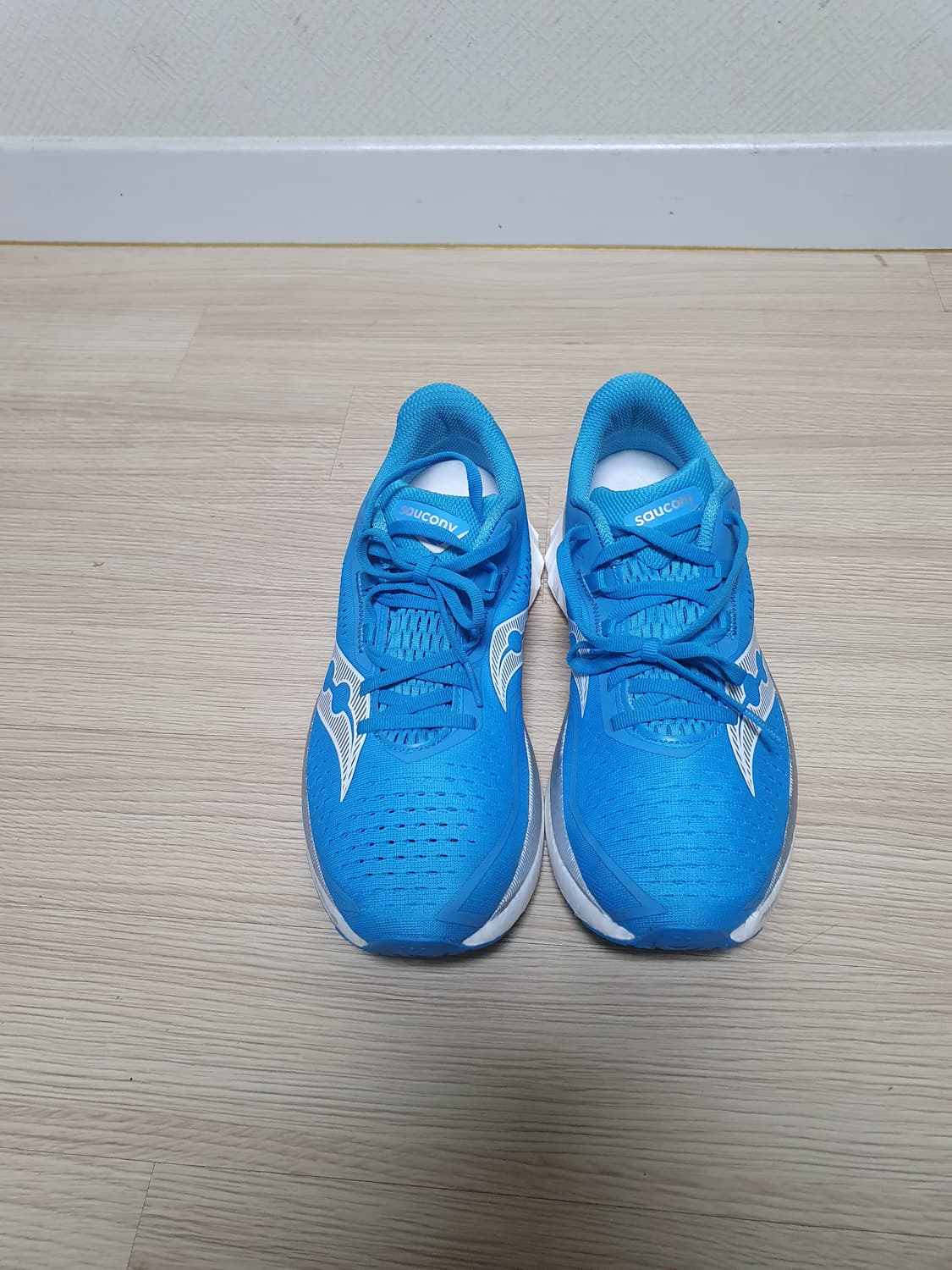 써코니 엔돌핀 스피드 4 러닝화 265 상품이미지3