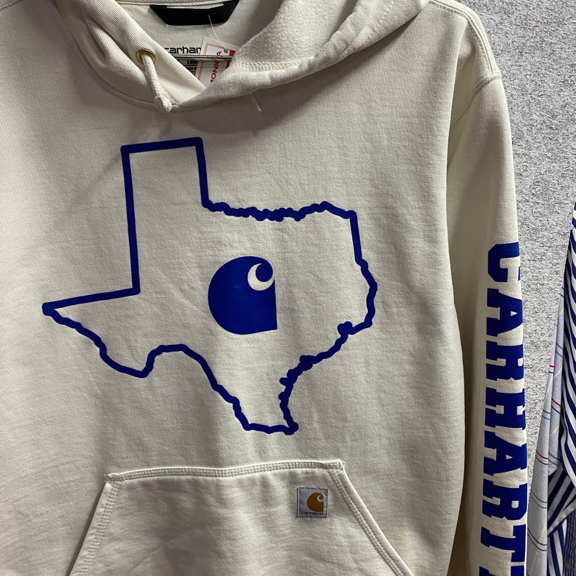 칼하트 루즈핏 박스로고 그래픽 크림 후드티 B4673 상품이미지3