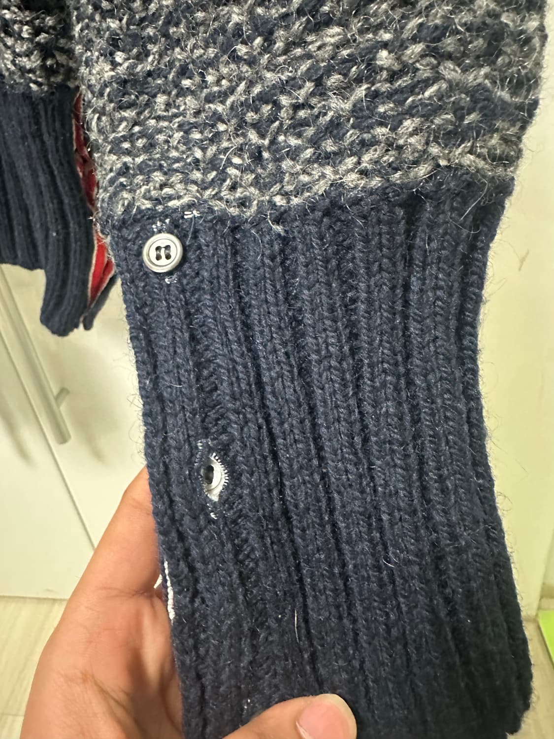 톰브라운 모헤어 니트 팔아요. 상품이미지3