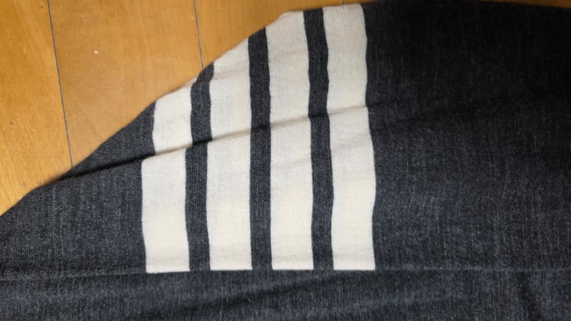 [3,새상품급]톰브라운 메리노울 가디건 다크그레이 상품이미지3