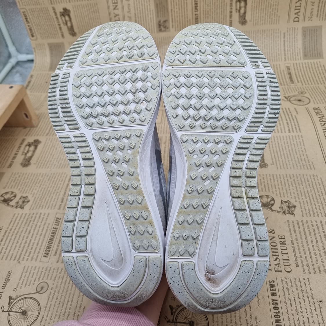 나이키 에어줌 스트럭쳐25 운동화245 상품이미지3