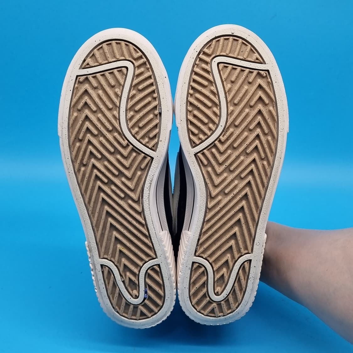 o 나이키 코트레거시 리프트 여성스니커즈 230 상품이미지3