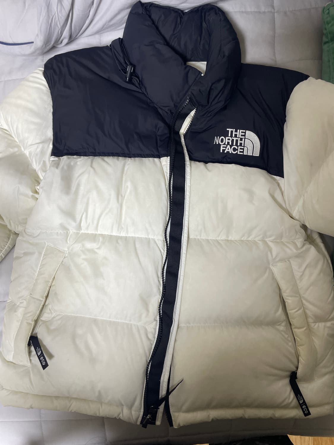 노스페이스 1996 에코 눕시 화이트블랙 패딩 우먼 L 상품이미지1