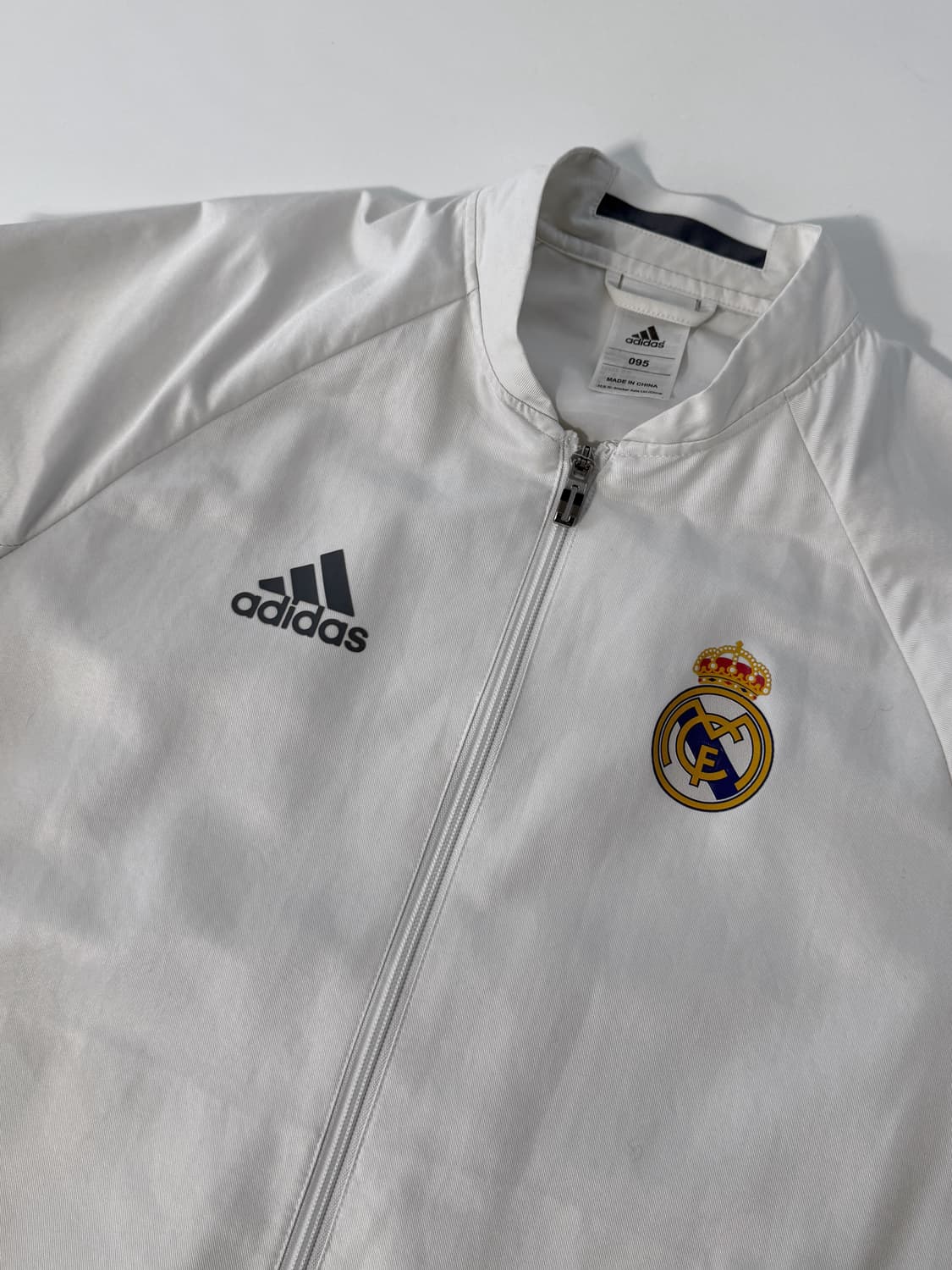 아디다스 레알마드리드 화이트 나일론 트랙 집업 자켓 상품이미지3