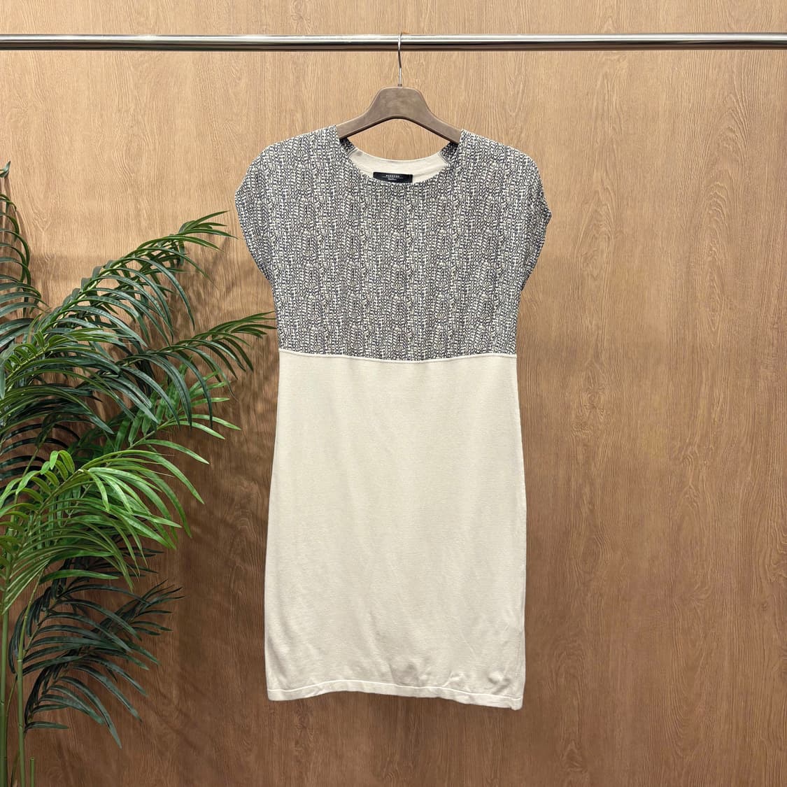 막스마라 미디 원피스 배색 투톤 패턴 슬리브리스 디테일 그레이 아이보리 상품이미지1