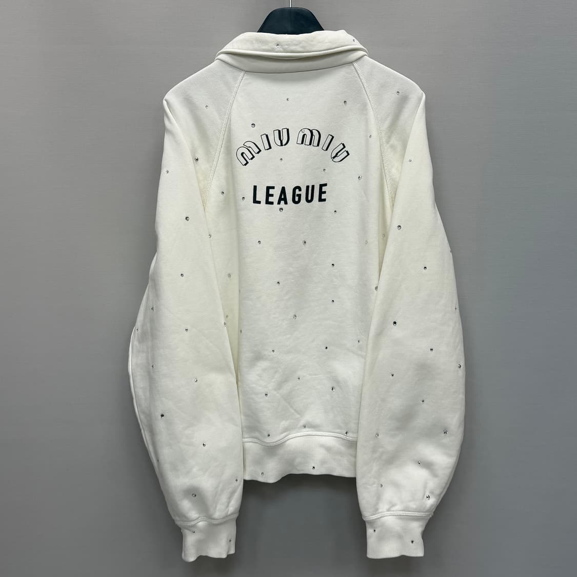 미우미우 로고 프린트 라인스톤 스웨트셔츠  ( 105~110 ) 상품이미지4