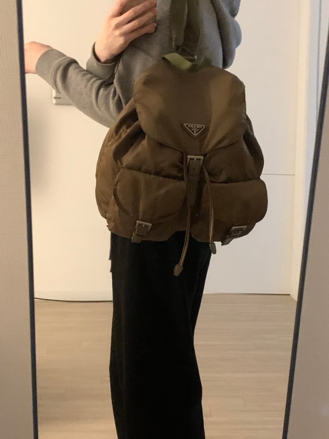 프라다 백팩 카키 상품이미지2