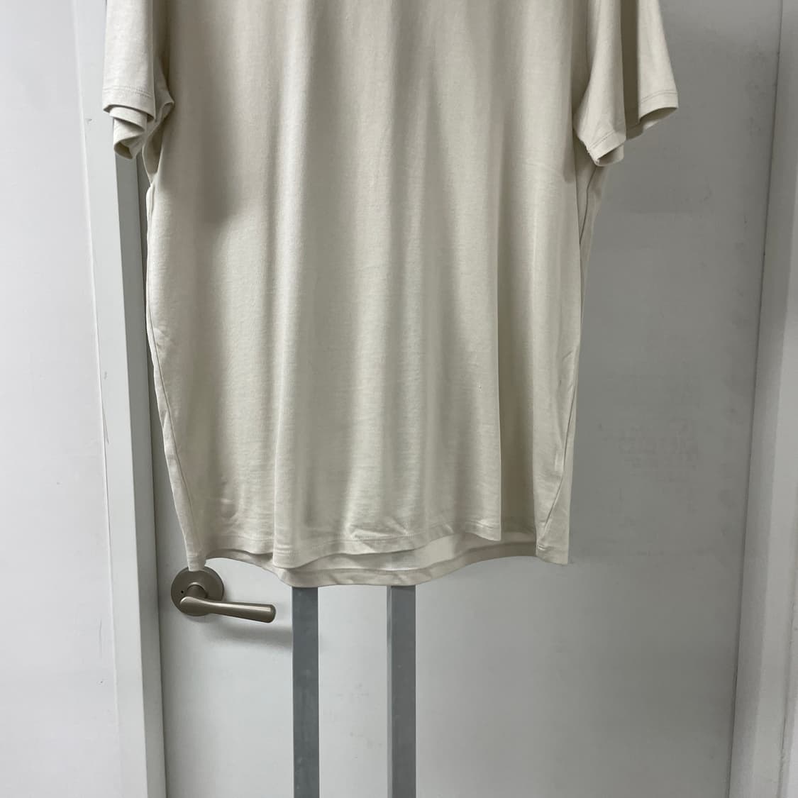 띠어리 반팔 티셔츠 베이지 L 상품이미지3