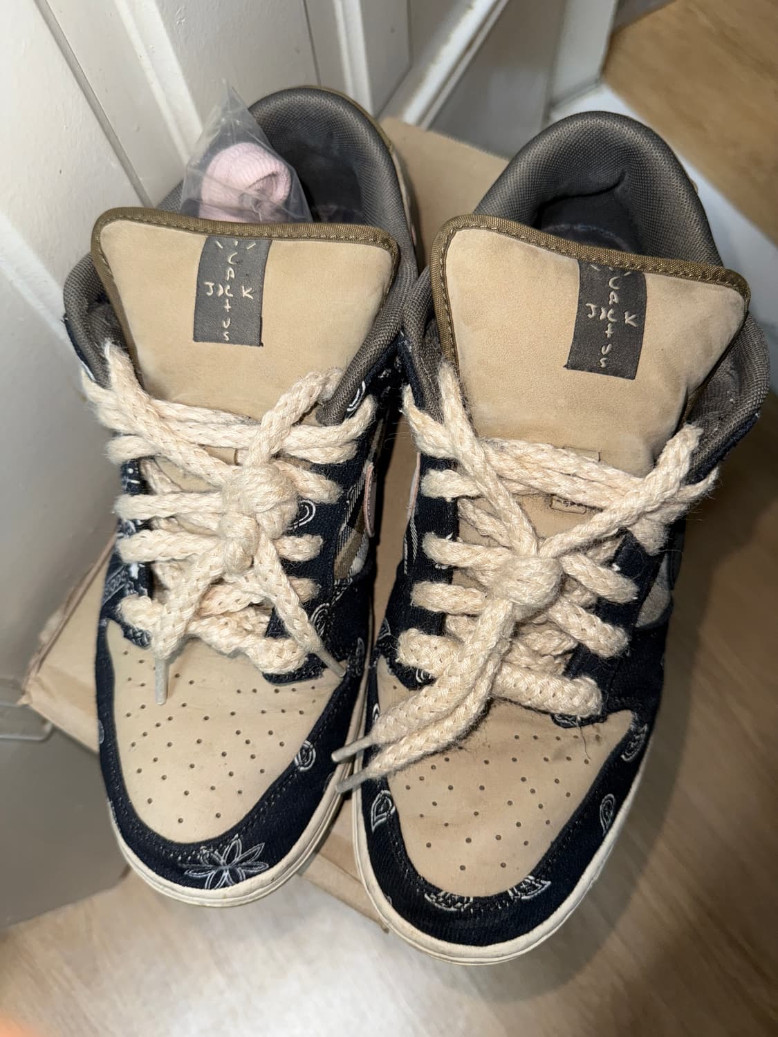 트래비스 스캇 SB덩크(285) 상품이미지2