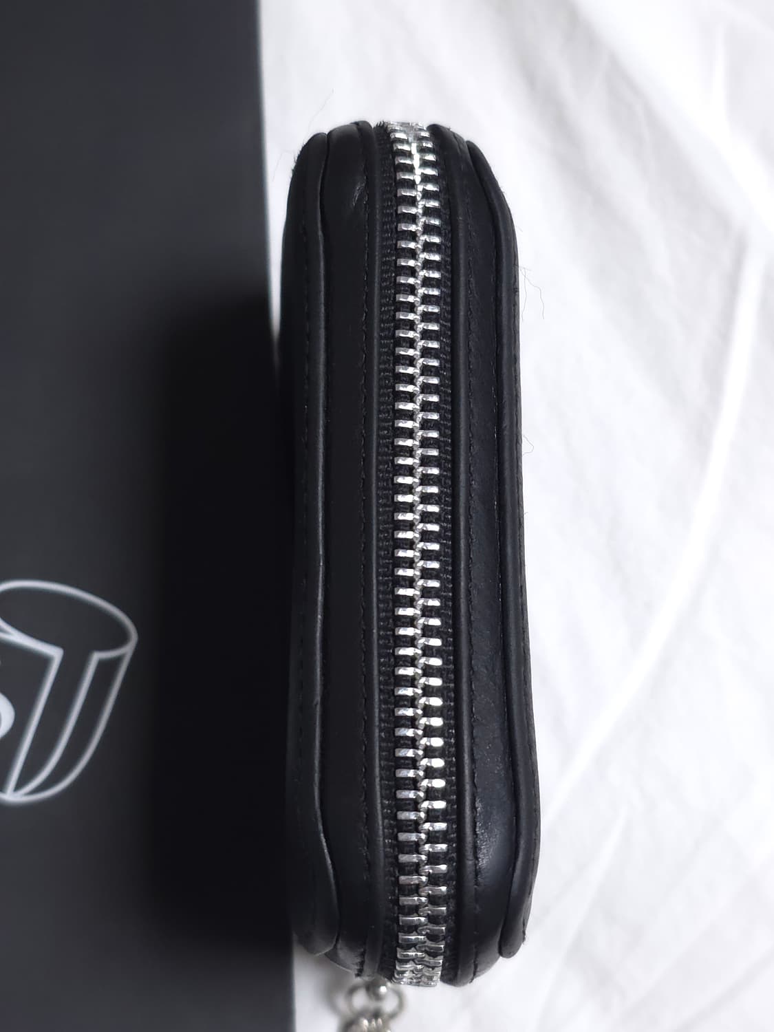 [OS] 크롬하츠 피라미드 스터드 레더 지갑 블랙 상품이미지5