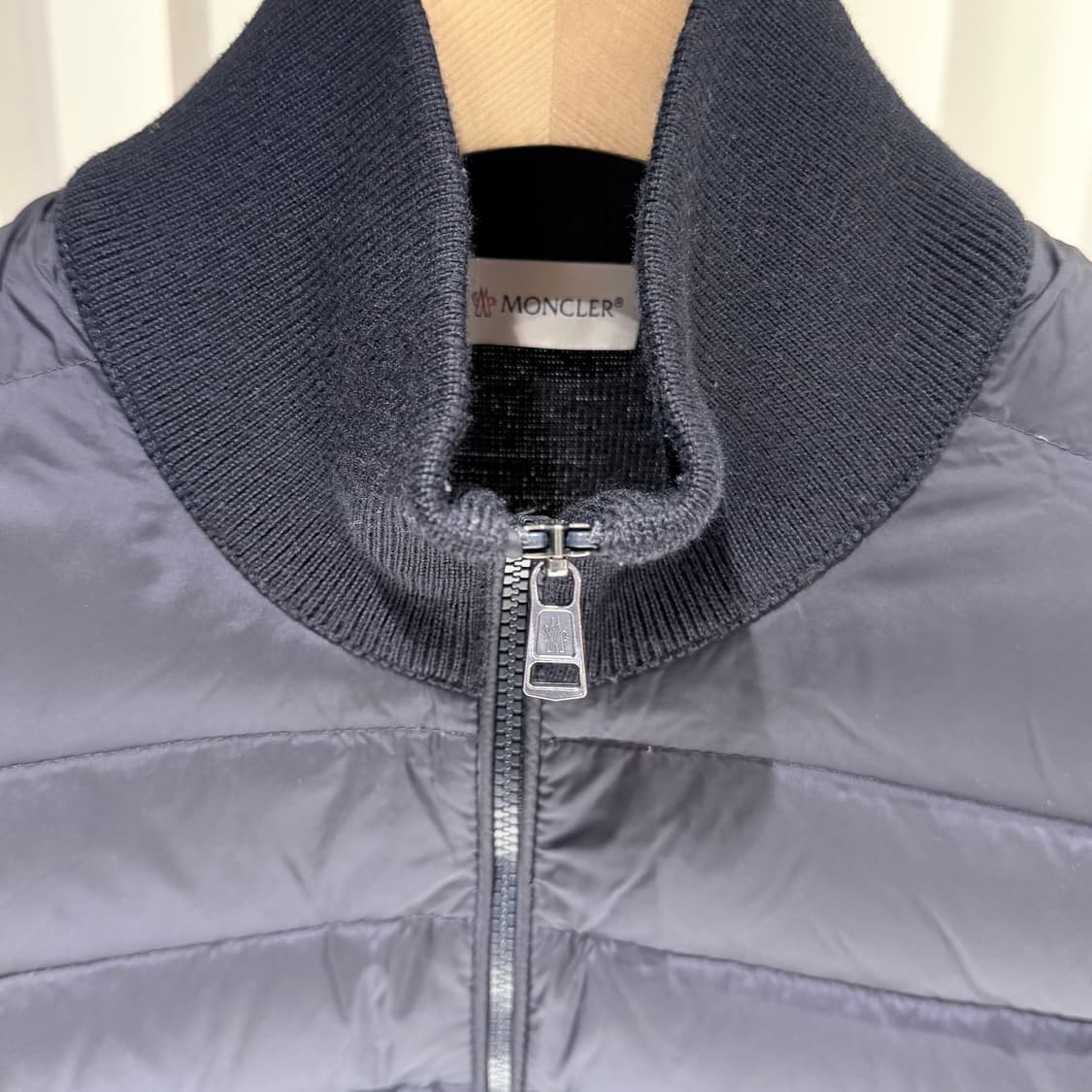 L / 몽클레어 로고 블랙 김현우 니트패딩 상품이미지4