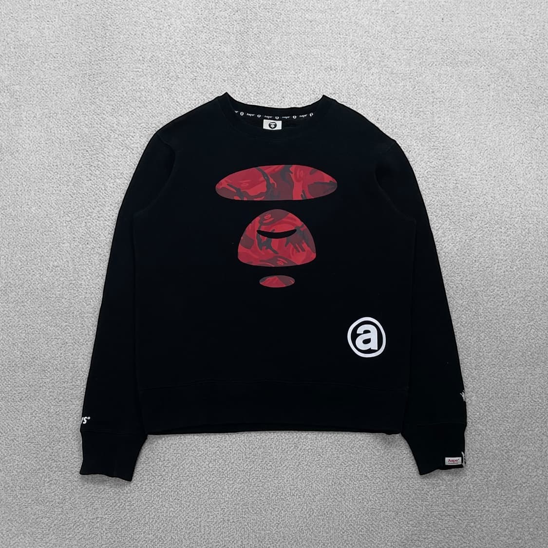 에이프 Aape 레드 카모 사루 프린팅 맨투맨 블랙 상품이미지1