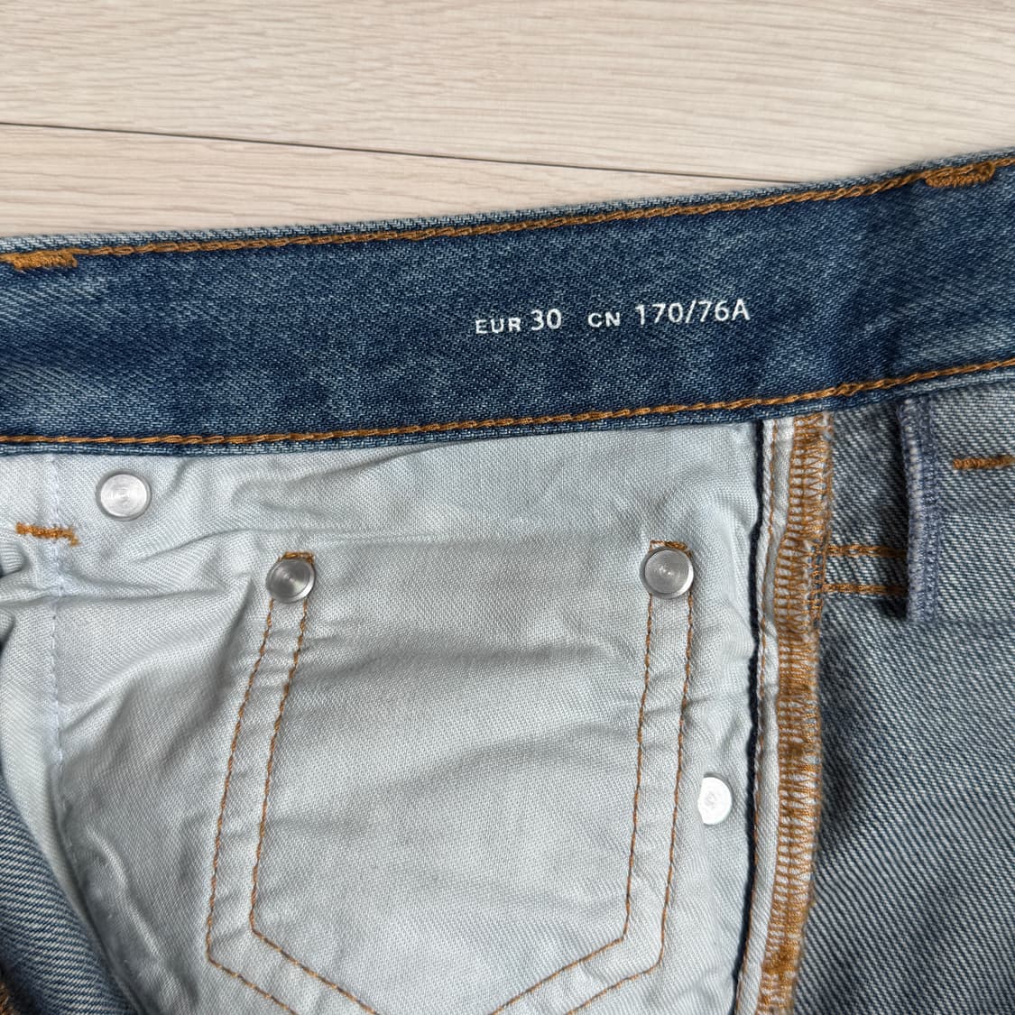 아르켓 레귤러 크롭 진 (중청) 상품이미지6